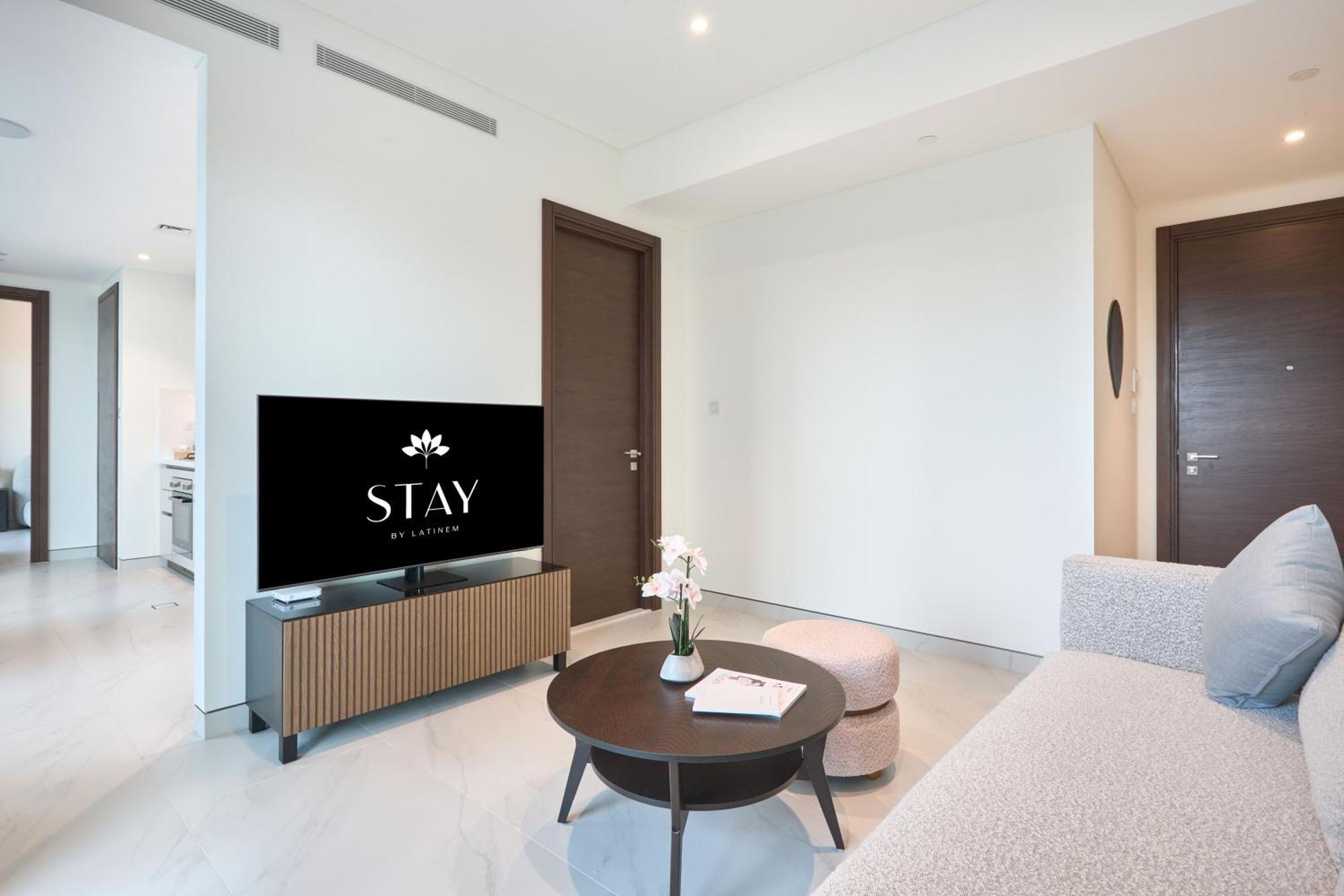 By Latinem Luxury 1br Cvg 409 Near Burj Khalifa Apartment Dubai